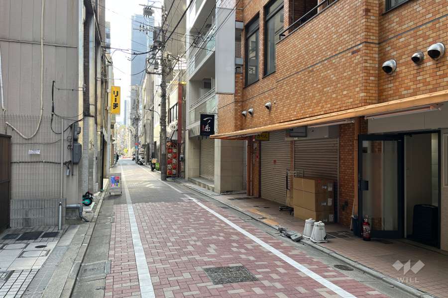 敷地南東側の前面道路