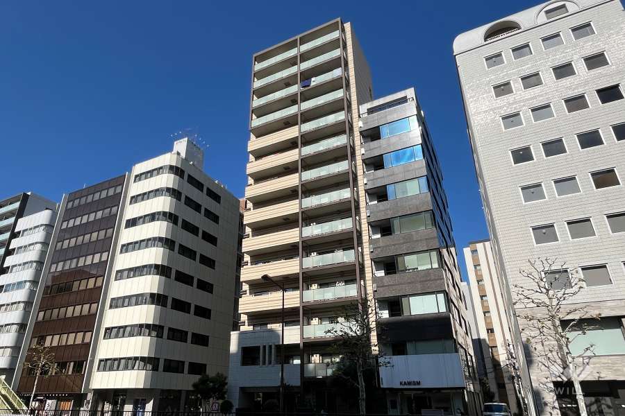 アデニウム東日本橋の外観（南東側から）