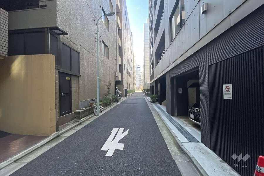 敷地北側の前面道路