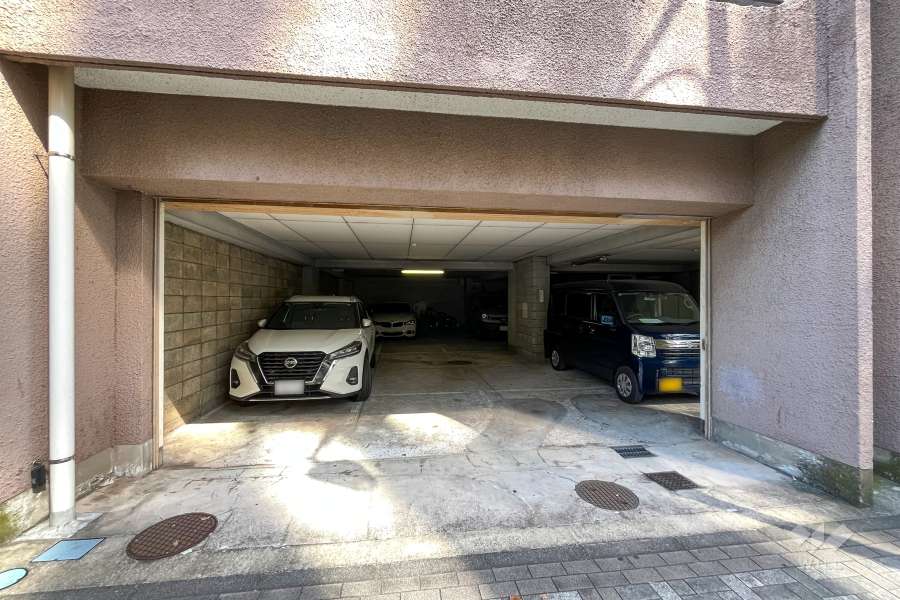 敷地内駐車場（屋内平面式）