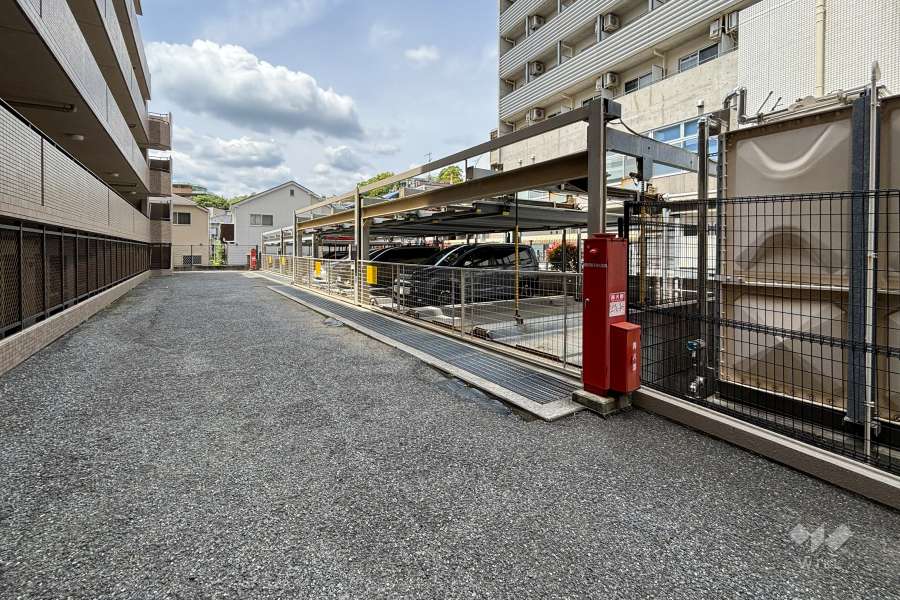 敷地内駐車場（屋外機械式）