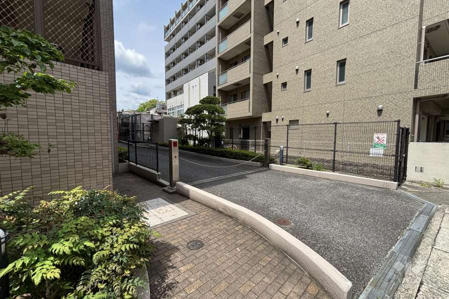 駐車場の出入口