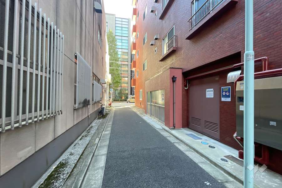 敷地北東側の前面道路　