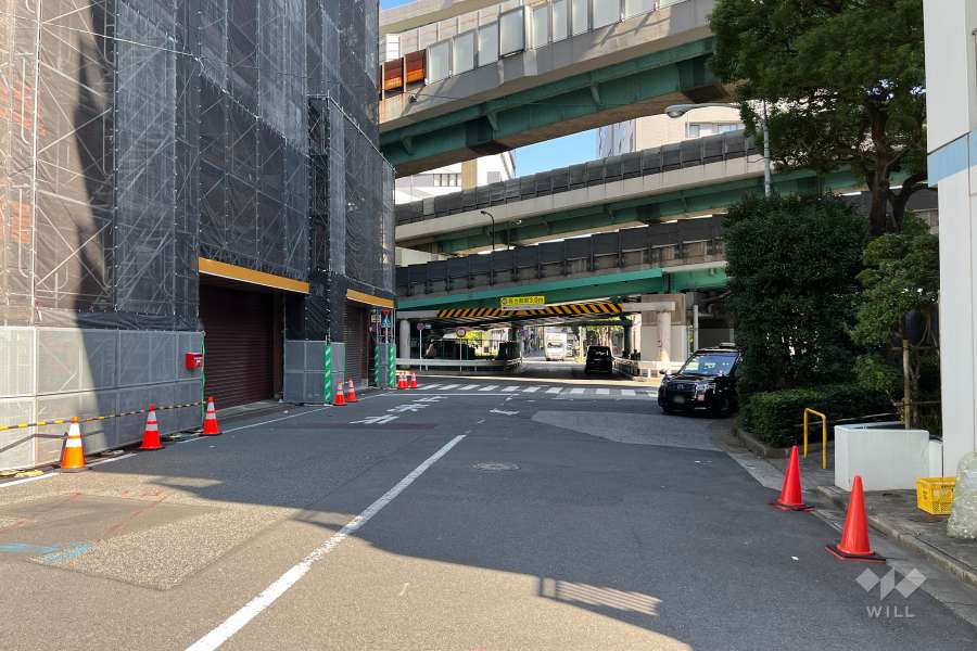 敷地南東側の前面道路