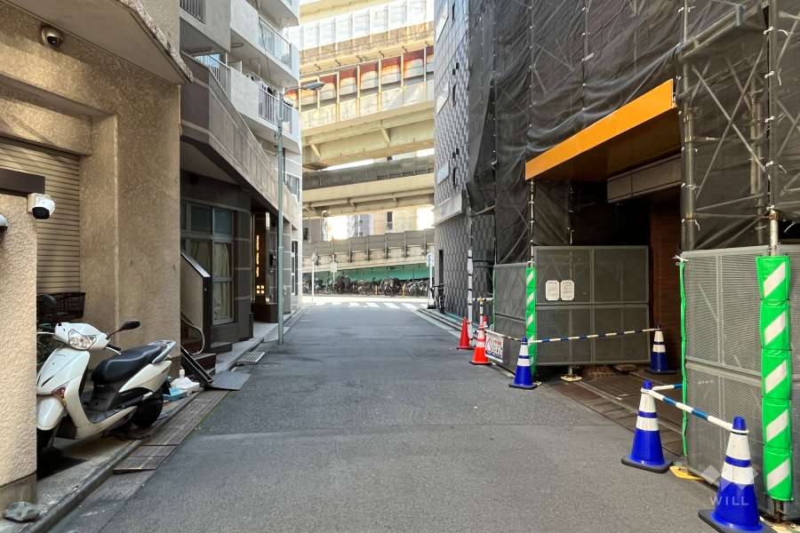 敷地北西側の前面道路