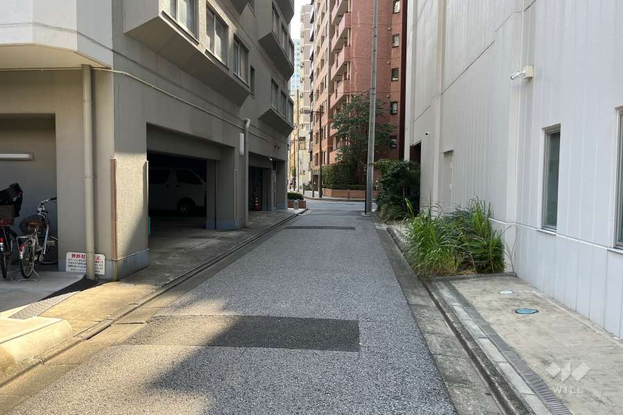 敷地西側の前面道路　　