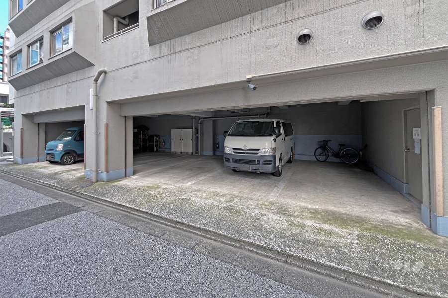 敷地内駐車場（屋内平面式）