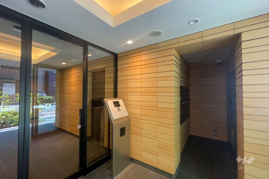 エントランスはオートロック付きです。