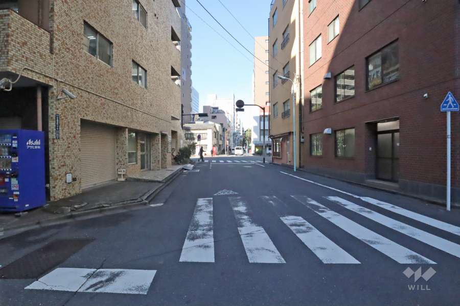 敷地北東側の前面道路