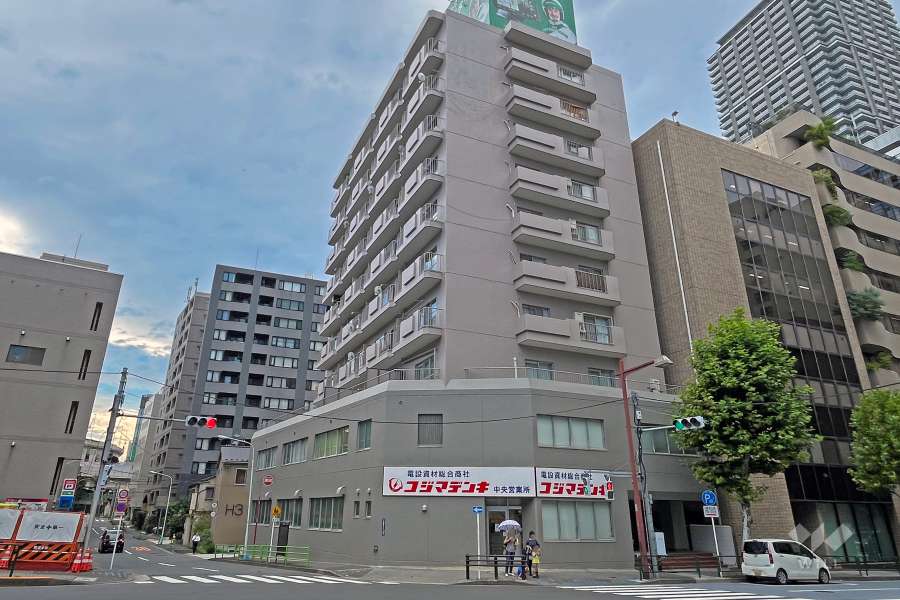 中央ビルディングの外観（南東側から）