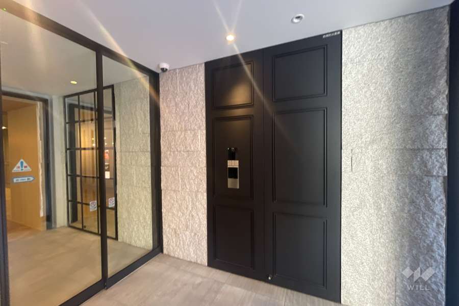 エントランスはオートロック付きです。