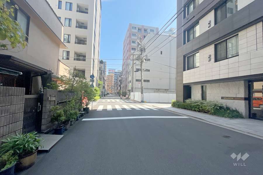 敷地北東側の前面道路