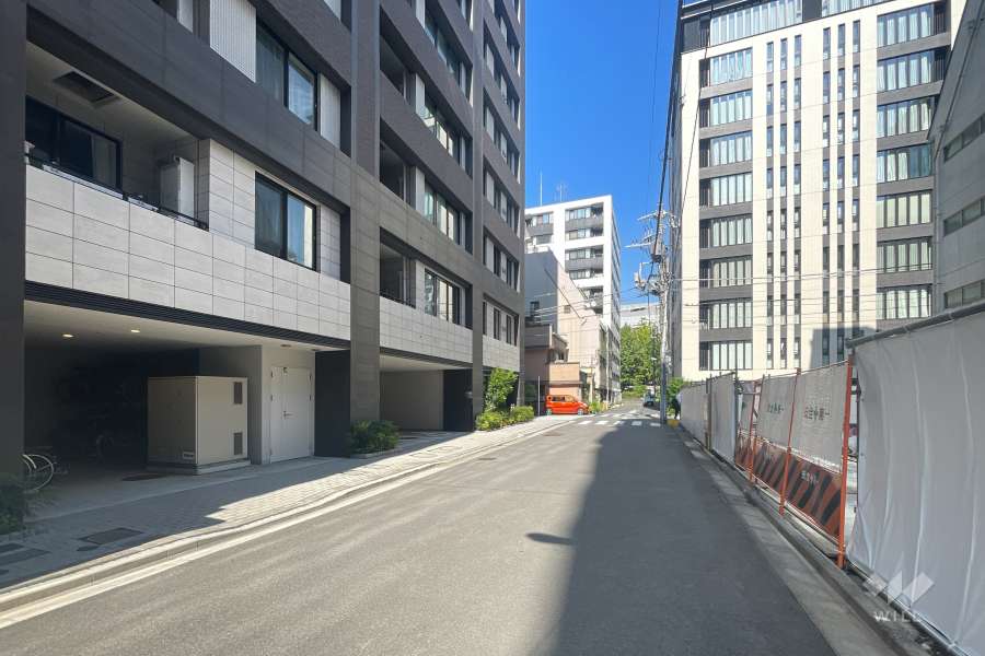 敷地南東側の前面道路