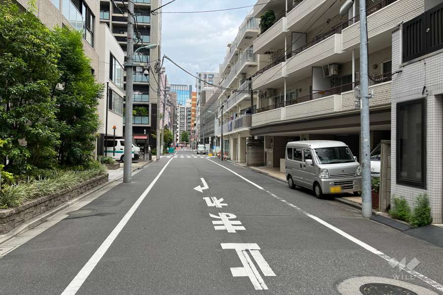 敷地南西側の前面道路