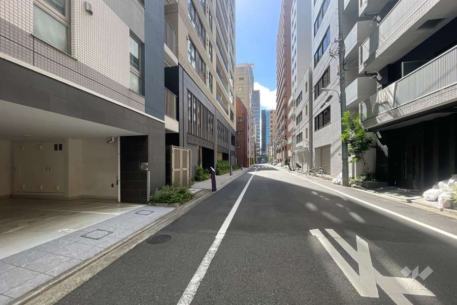 敷地北西側の前面道路