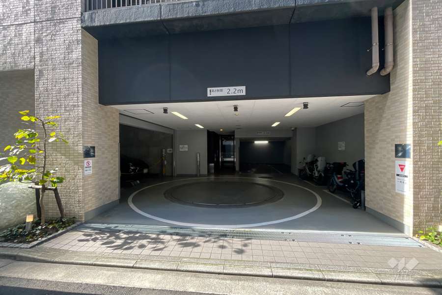 敷地内駐車場（屋内機械式）　