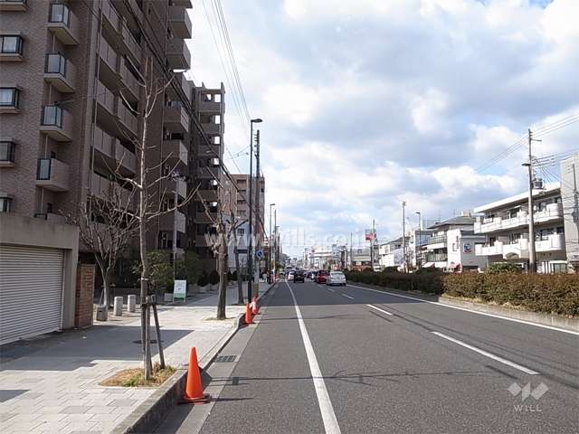 敷地の北側は国道2号線に面しています。