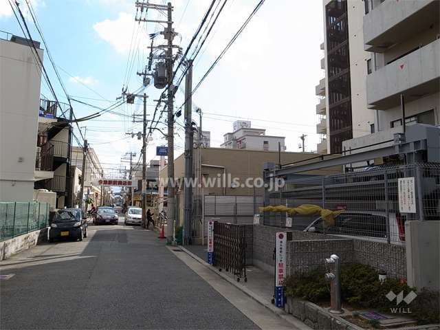 敷地北側の前面道路