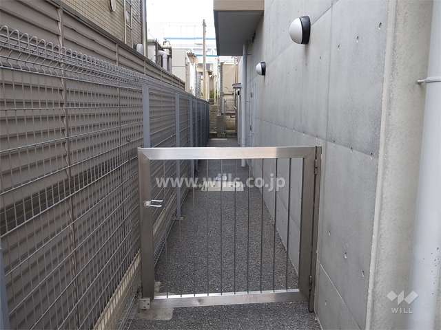 駐輪場へのアプローチ
