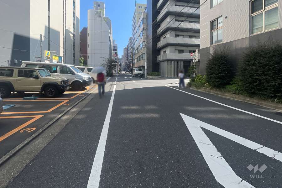 敷地北東側の前面道路