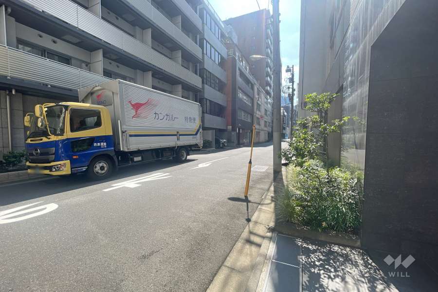 敷地南東側の前面道路