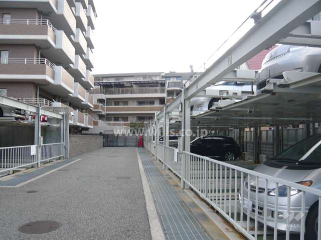 機械式の敷地内駐車場