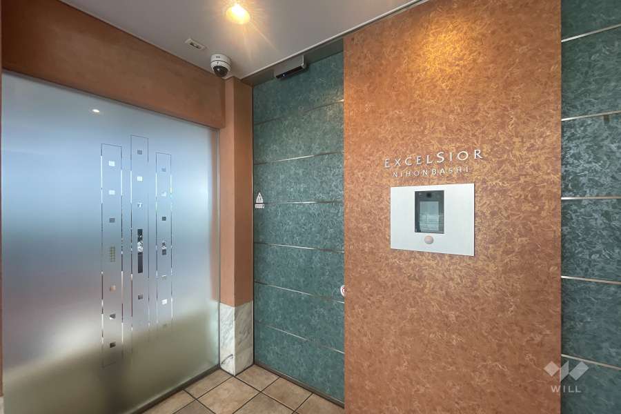 エントランスはオートロック付きです。