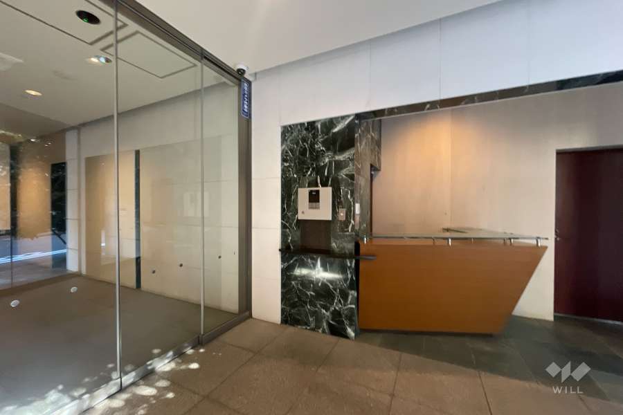 エントランスはオートロック付きです。