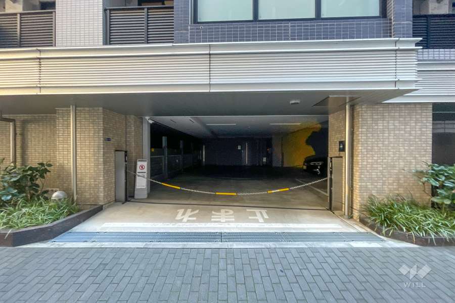 駐車場の出入り口（ロボットゲート付き）