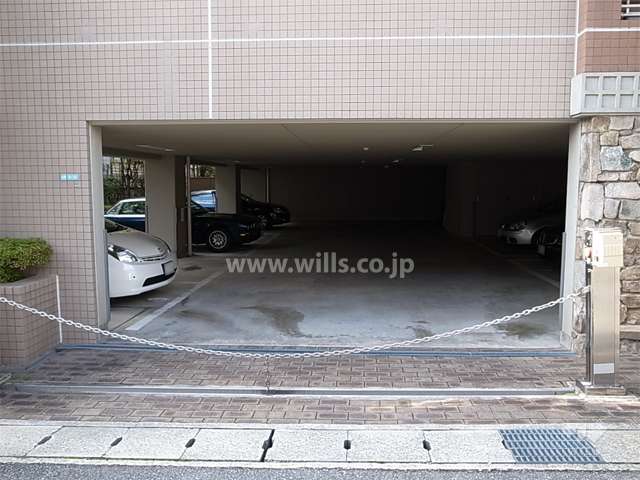 敷地内駐車場（屋内平面式　ロボットゲート付き）