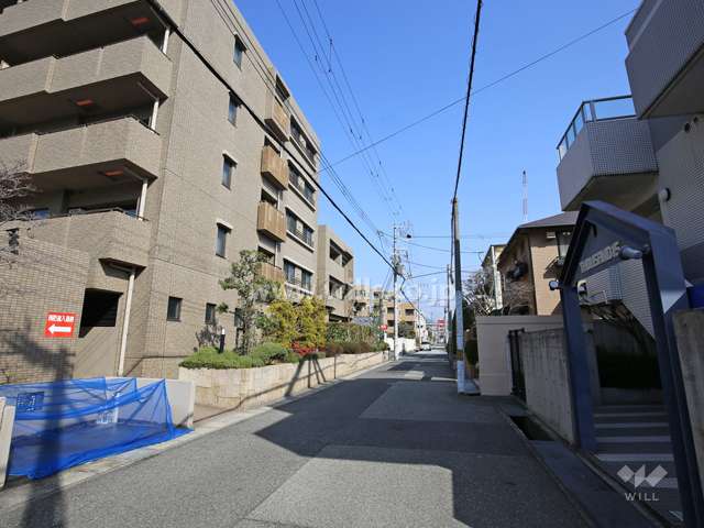 敷地東側の前面道路