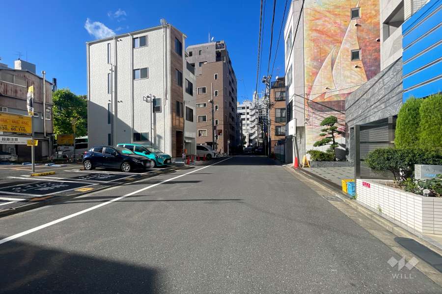 敷地西側の前面道路　