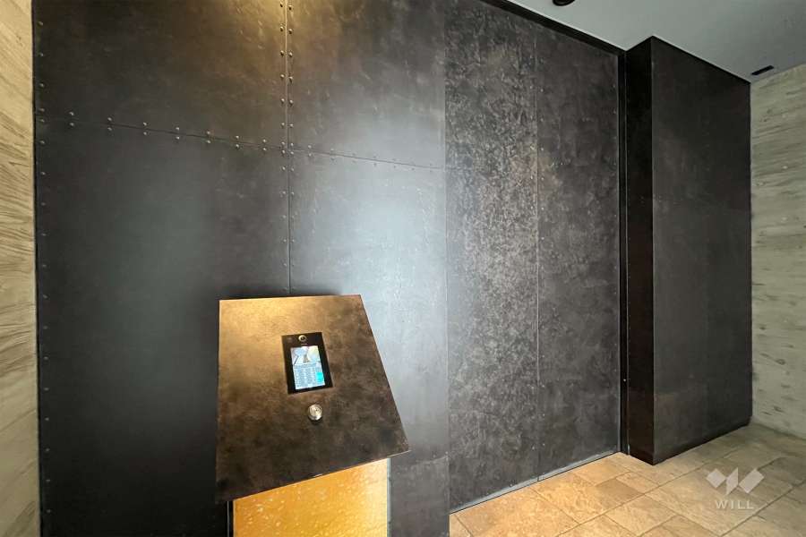 エントランスはオートロック付きです。