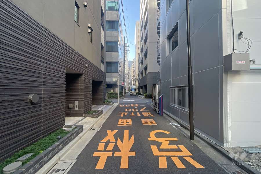 敷地北側の前面道路