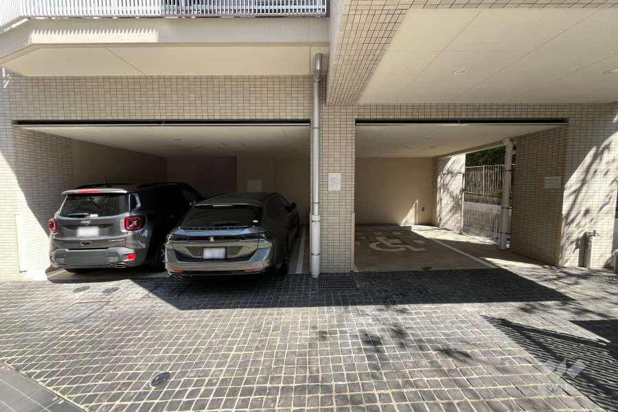 敷地内駐車場（屋内平面式）