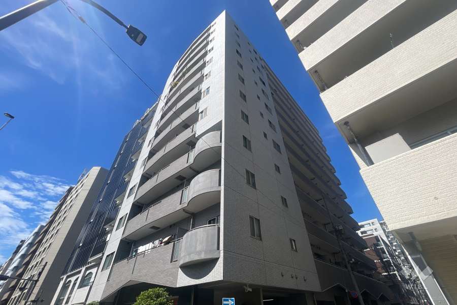 カルムインフォアームズ東京コアの外観（南東側から）