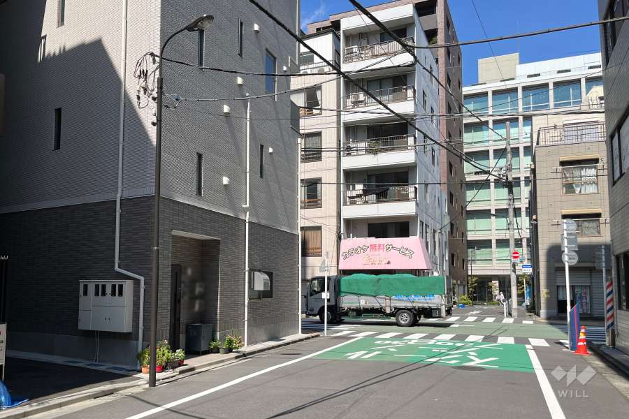 敷地東側の前面道路