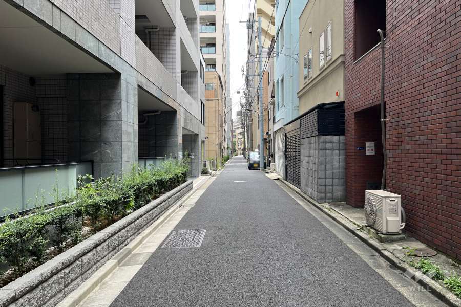 敷地南側の前面道路