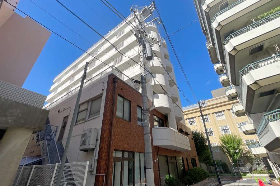 メゾンドール明石の外観（北東側から）