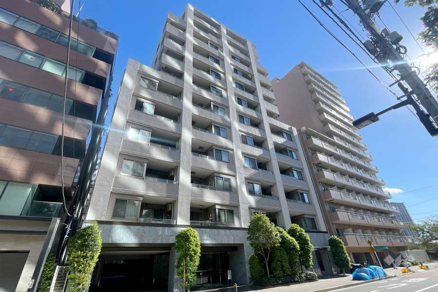 プレミスト明石町の外観（南西側から）