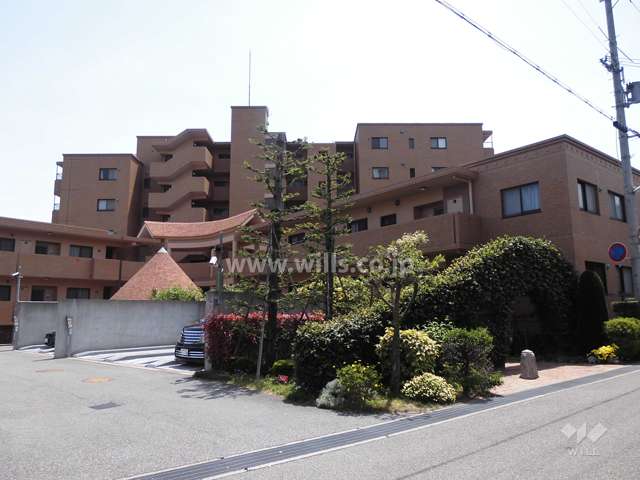 アーバンビュー夙川霞町の外観（北側から）