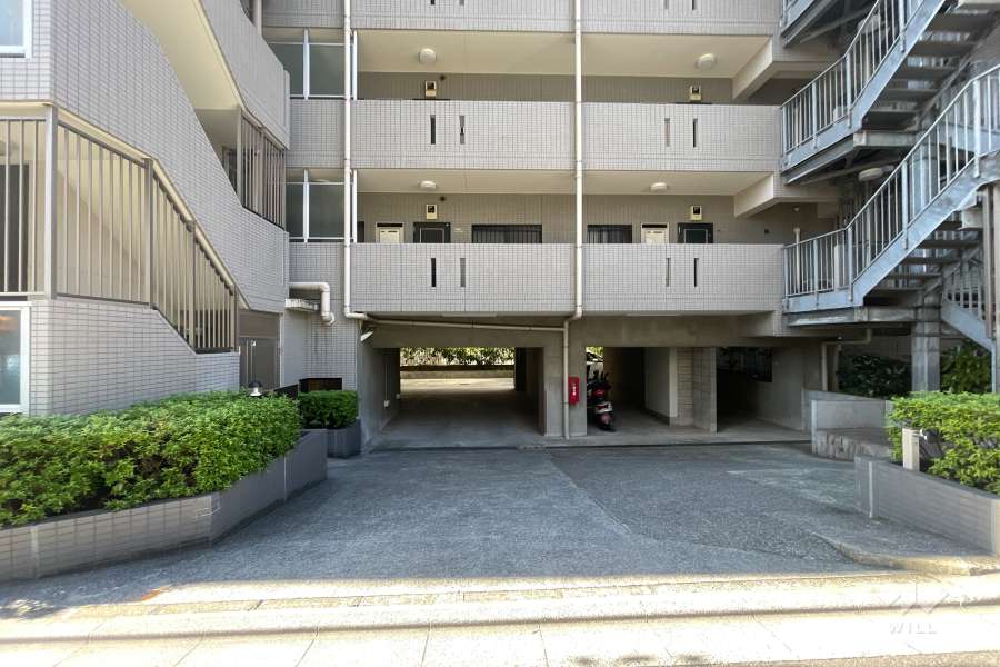 駐車場の出入り口