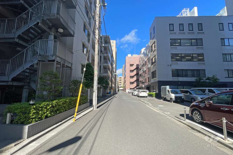 敷地北側の前面道路