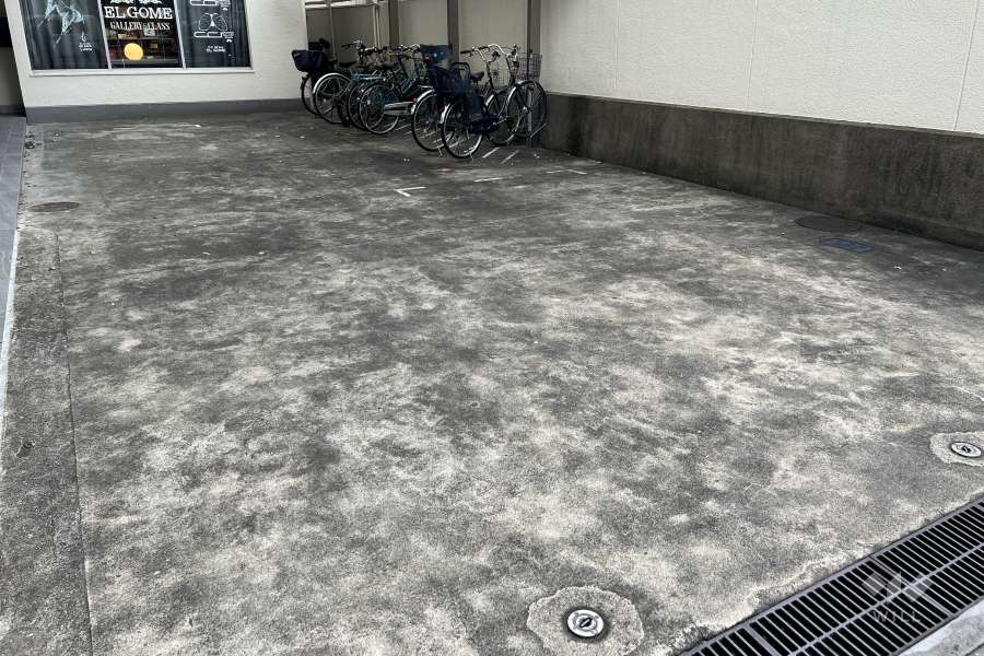 敷地入り口