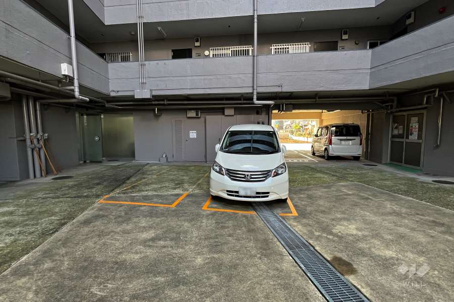 敷地内駐車場（屋内平面式）