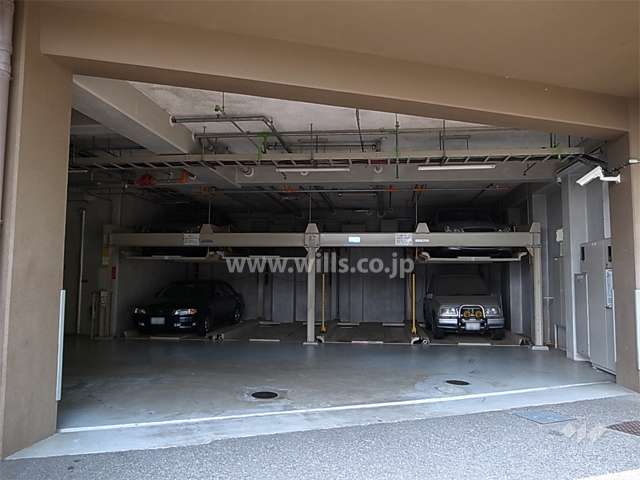 敷地内駐車場（屋内機械式）