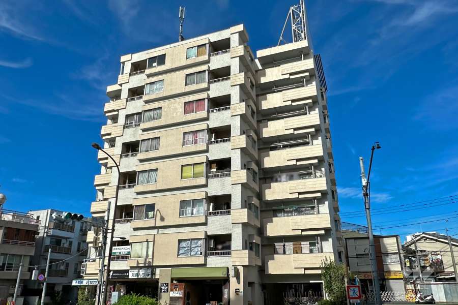 ライオンズマンション江古田の外観（南側から）