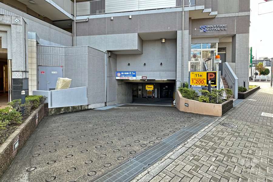 駐車場の出入り口