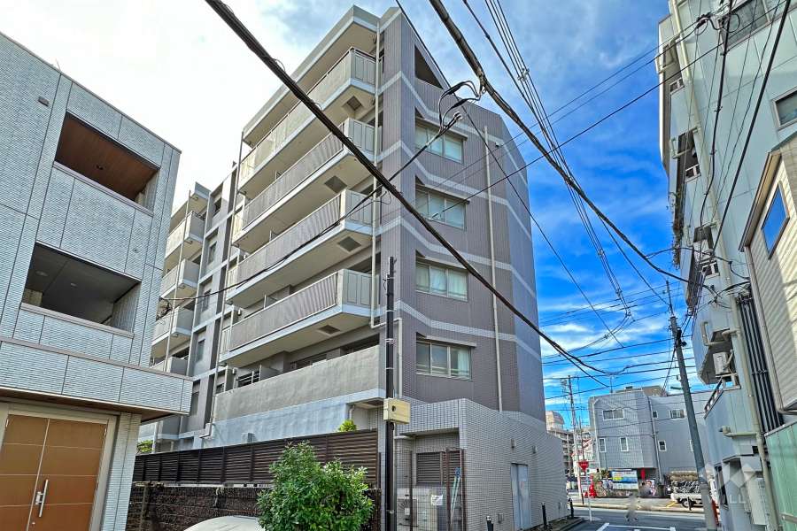 グローリオ中野新江古田の外観（北東側から）