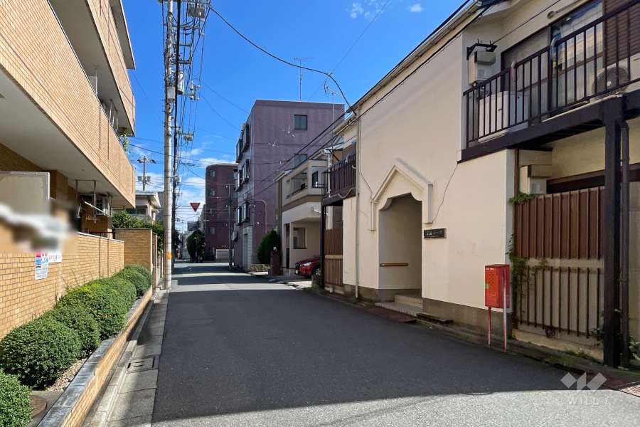 敷地南側の前面道路